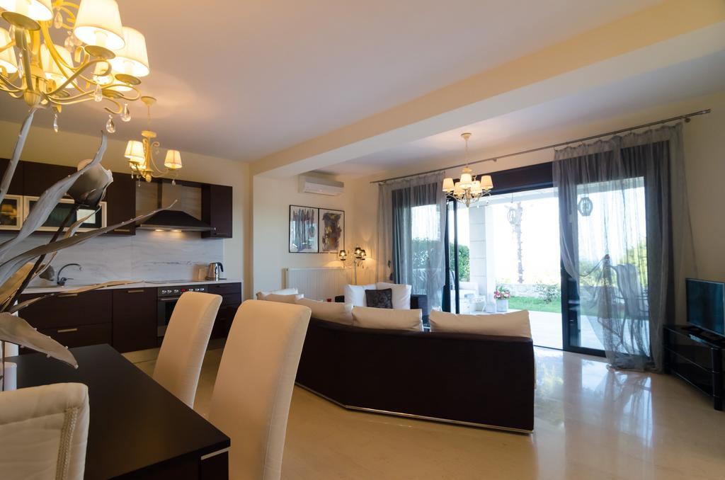 White Rose Villa กริโอปียี ภายนอก รูปภาพ